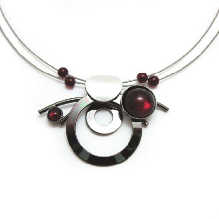 Black Rhodium plated Circle w/Red Acrylic Multi-wire Necklace - Click Image to Close